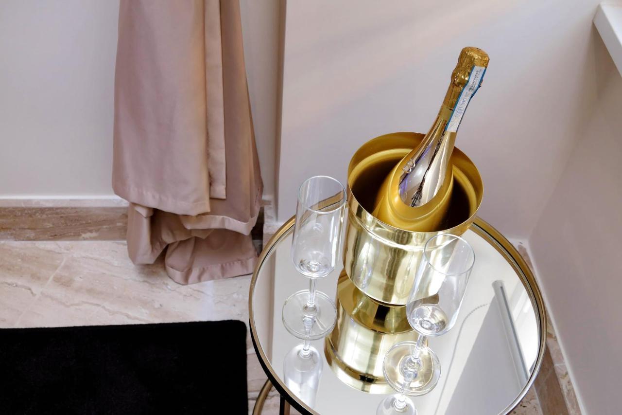Trevi Diamond Luxury Suites & Jacuzzi Roma Exterior foto